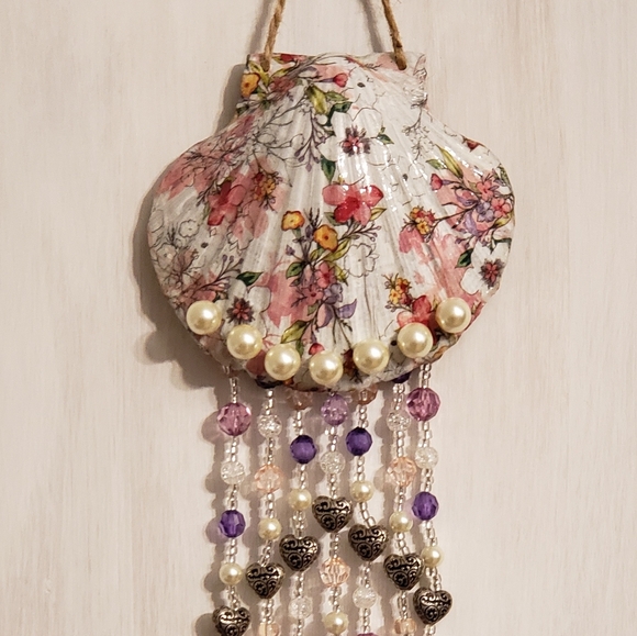 Seashell Wall Hanging - Picture 2 of 3
